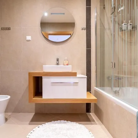 דירה Spacious 2 Bedroom With Sea View By Lisbeyond