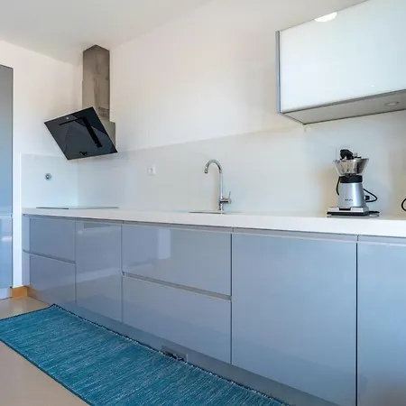 Spacious 2 Bedroom With Sea View By Lisbeyond דירה *