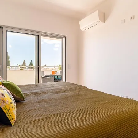 Spacious 2 Bedroom With Sea View By Lisbeyond דירה