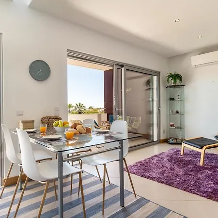 Spacious 2 Bedroom With Sea View By Lisbeyond ラゴス