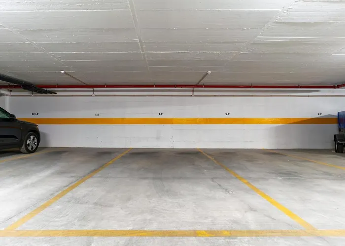 Spacious 2 Bedroom With Sea View By Lisbeyond * ラゴス