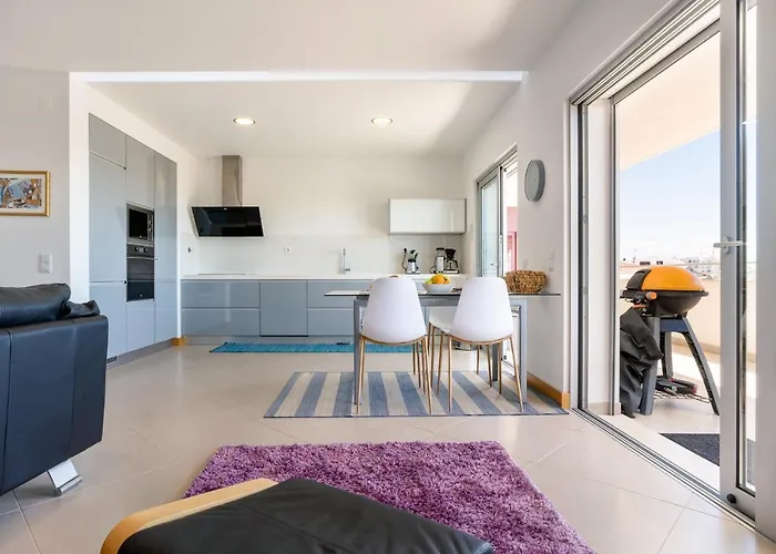 アパート Spacious 2 Bedroom With Sea View By Lisbeyond