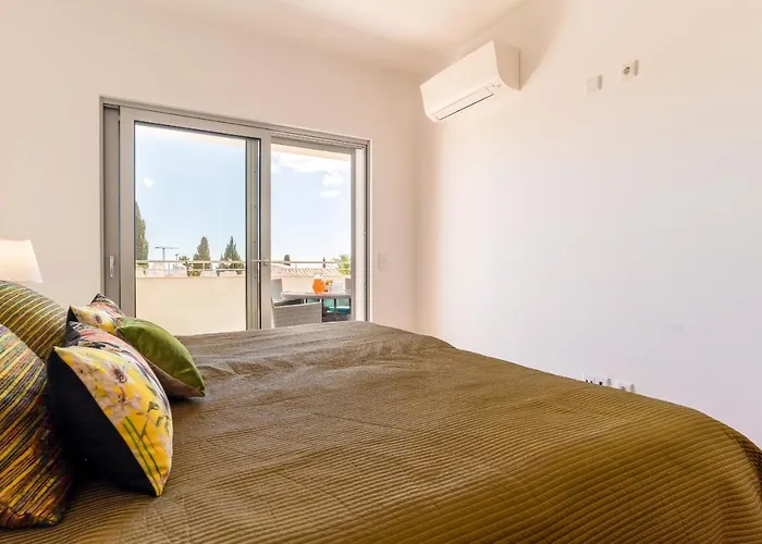 Spacious 2 Bedroom With Sea View By Lisbeyond アパート