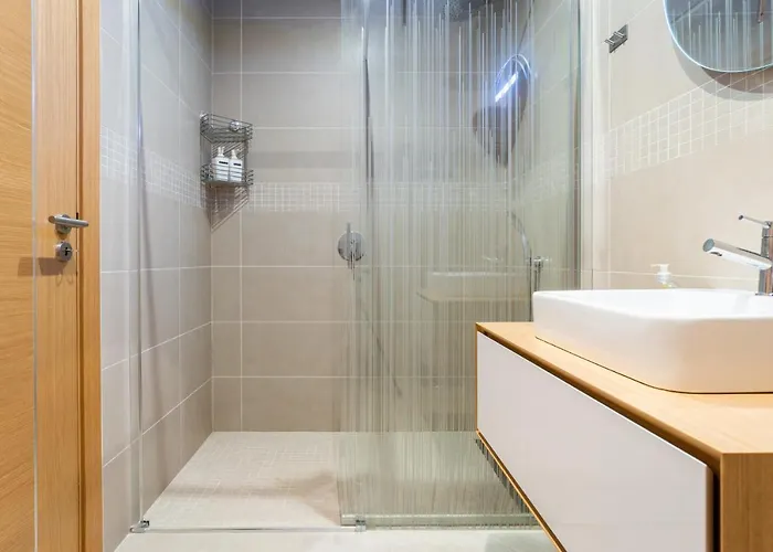 Spacious 2 Bedroom With Sea View By Lisbeyond アパート