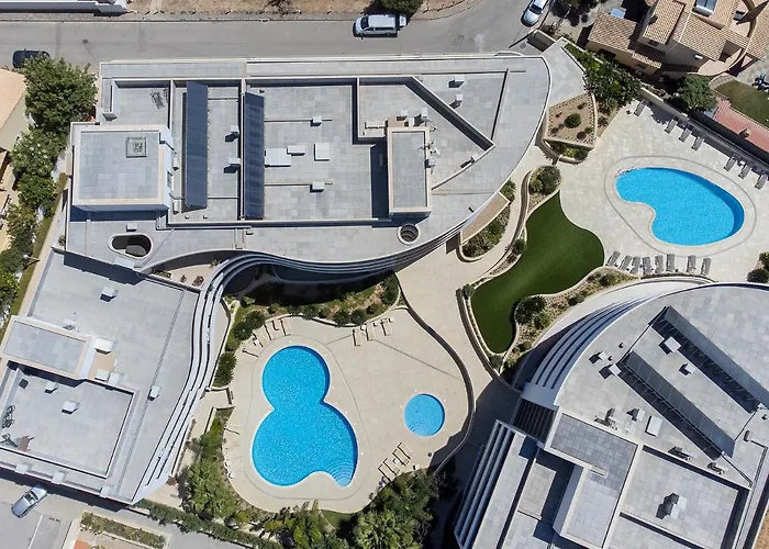 Spacious 2 Bedroom With Sea View By Lisbeyond