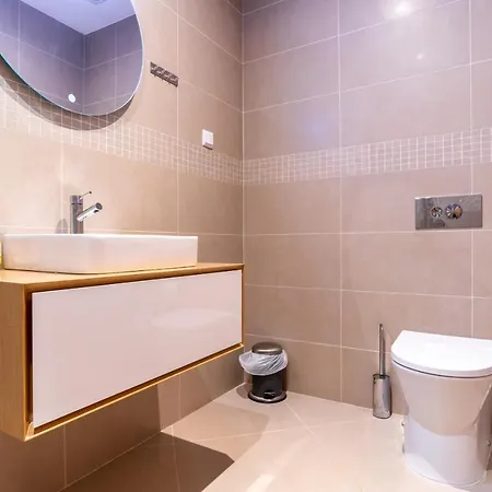 Spacious 2 Bedroom With Sea View * Lagos
