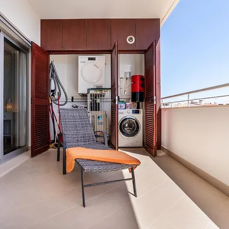 Spacious 2 Bedroom With Sea View By Lisbeyond شقة *